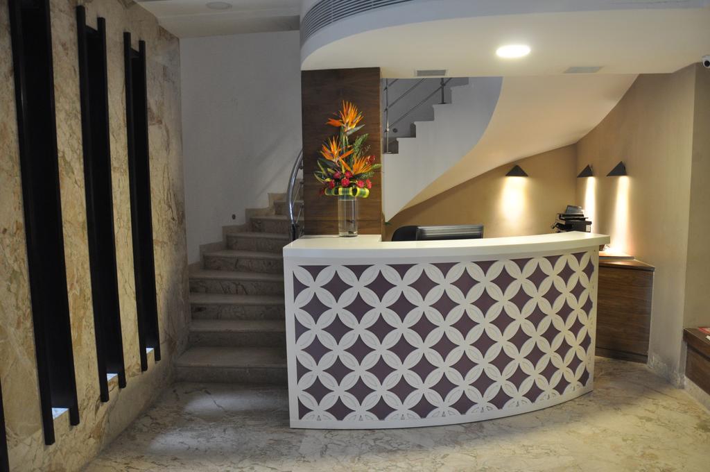 La Woods Hotel Chennai Zewnętrze zdjęcie
